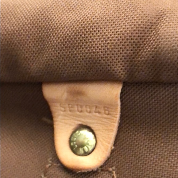 Authentic Louis Vuitton Carry All. 14x15. - Picture 6 of 8